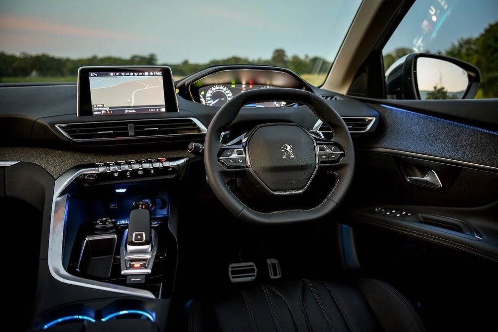 จัดเต็มรีวิว ทดสอบการขับขี่ Peugeot 3008 SUV สไตล์ยุโรป