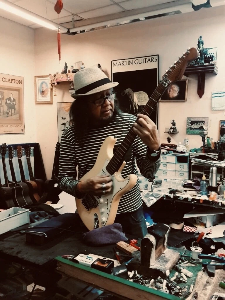 คนดนตรีเศร้า ปิดตำนาน "ลุงจง" ช่างกีตาร์ในตำนาน แห่งเมเจอร์นนทบุรี