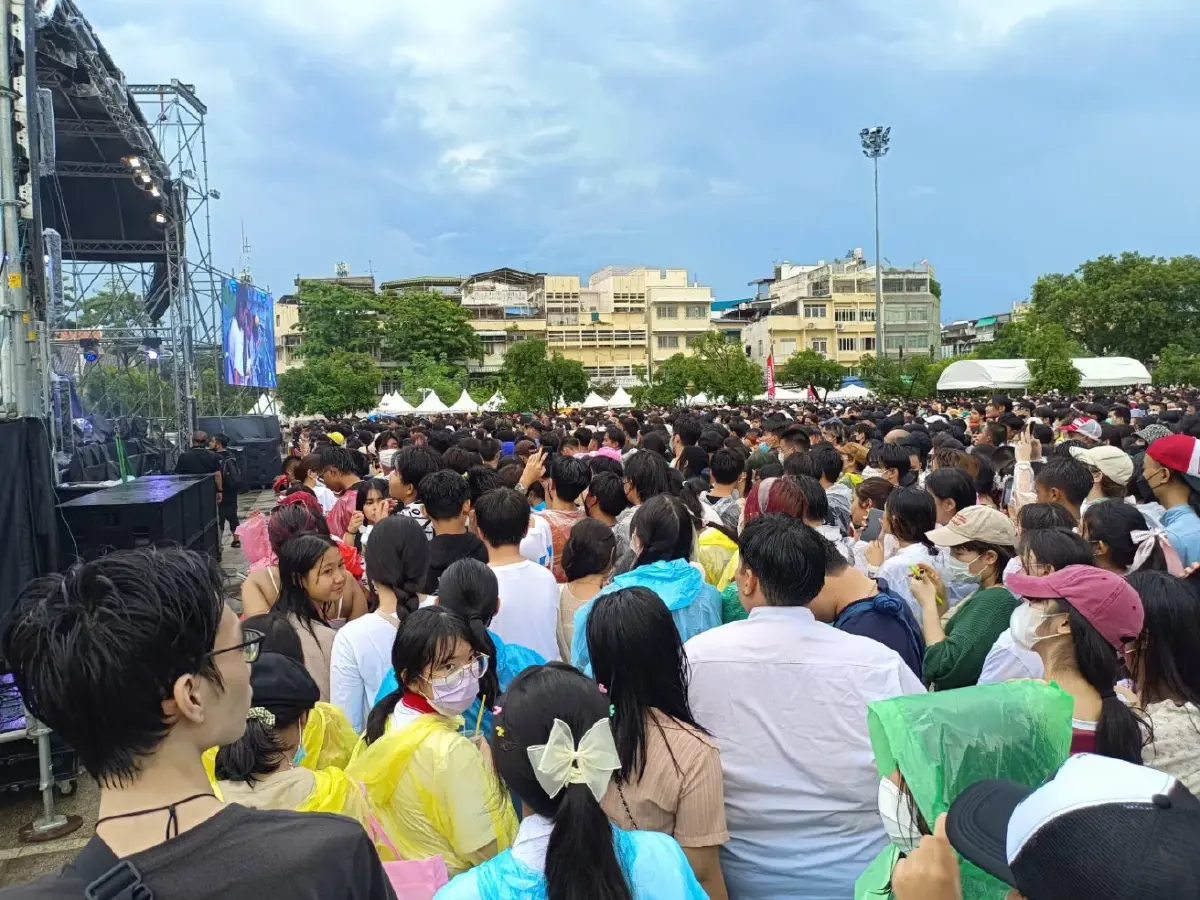 เยาวชน นักศึกษาร่วมชุมนุมจัดกิจกรรมคอนเสริ์ต รำลึก 46 ปีเหตุการณ์ 6 ตุลาคม 19 