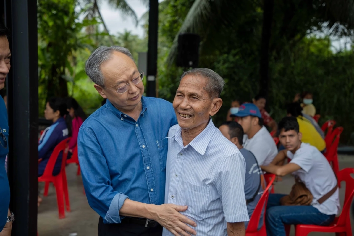 "สนธิรัตน์"ผลักดันตั้งตลาดกลาง"ส้มโอทับทิมสยาม"แก้ปัญหาราคาร่วง
