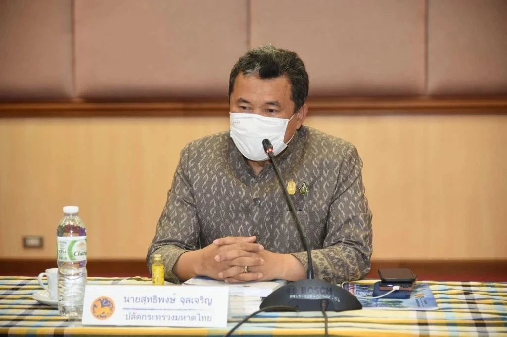 เปิดข้อมูล สตง. เผย โคก หนอง นา โมเมล ล้มเหลว มีปัญหา 3 เรื่อง นานสุทธิพงศ์ จุลเจริญ อดีตอธิบดีกรมพัฒนาชุมชน ผู้ผลักดันโครงการ ปัจจุบัน ดำรงตำแหน่งปลัดมท. 