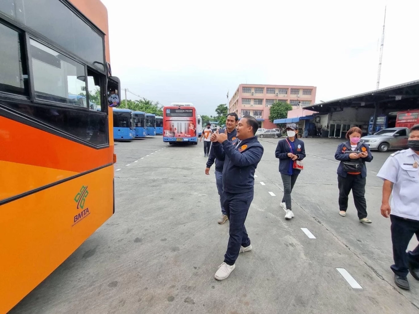 รถขสมก.ที่เข้าวิ่งแทนเอกชน