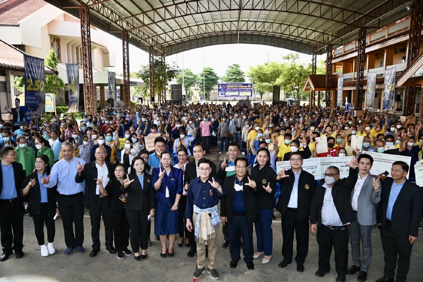 "จุรินทร์"บุกนครสวรรค์ลุยยกระดับชีวิตเกษตรกรผ่านประกันรายได้