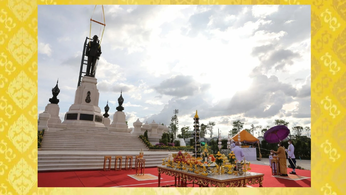 เปิดความหมาย คำจารึก 8 เหลี่ยม แท่นฐานพระบรมราชานุสาวรีย์ในหลวงรัชกาลที่ 9