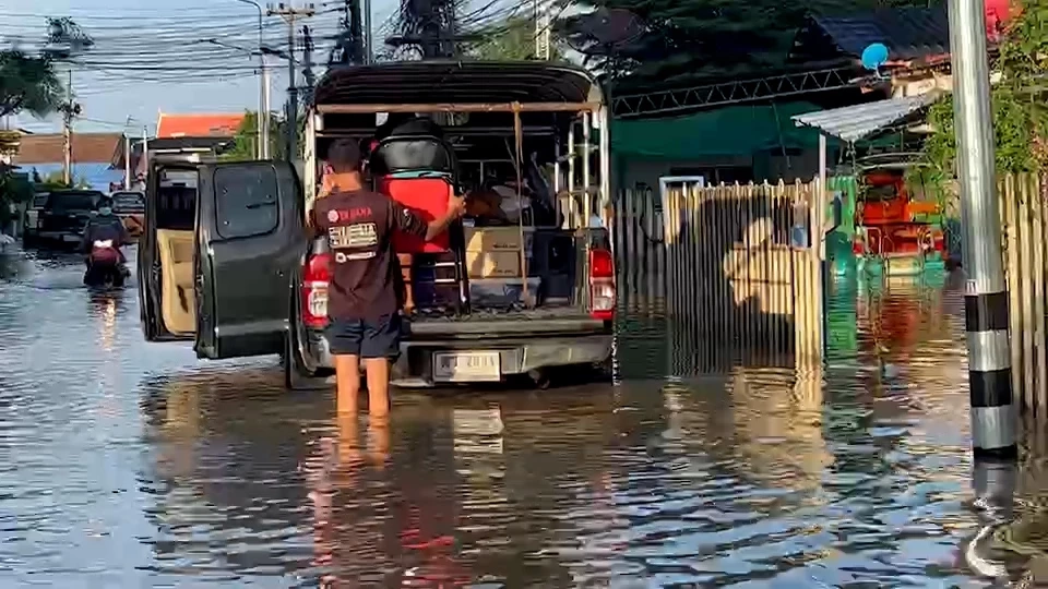 "เจ้าพระยา" วิกฤต ทะลักท่วมเกาะเมืองอยุธยา เร่งกู้ 6 ชุมชน