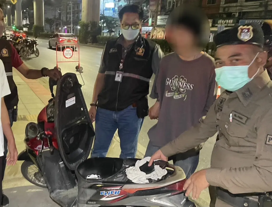 ตร.บางเขน รวบโจ๋พกปืนเข้าด่าน อ้างมีไว้ป้องกันตัว
