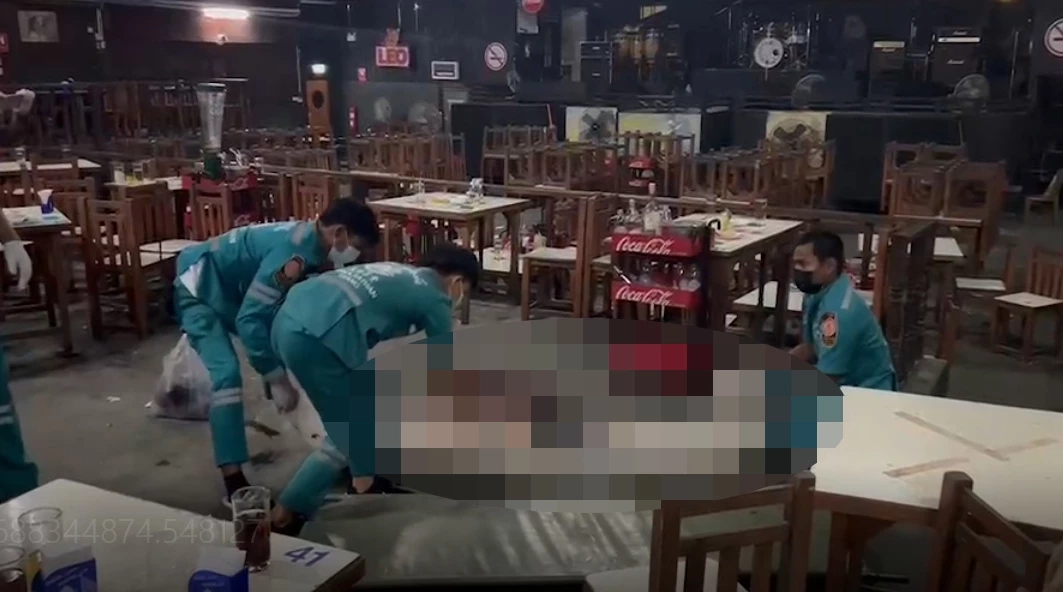 นองเลือด “ตำรวจหน่วยสวาท” เมาหนัก รัวยิงสนั่นกลางผับดัง นักเที่ยวดับ 1 เจ็บ 2