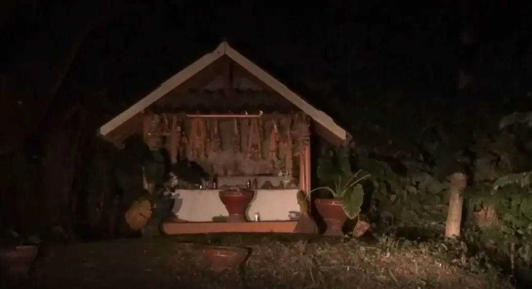 ผวาอาถรรพ์ "ชายเสียสติ” ดื่มเหล้าเซ่นไหว้ “ศาลตาปู่”  ก่อนพบกลายเป็นศพ