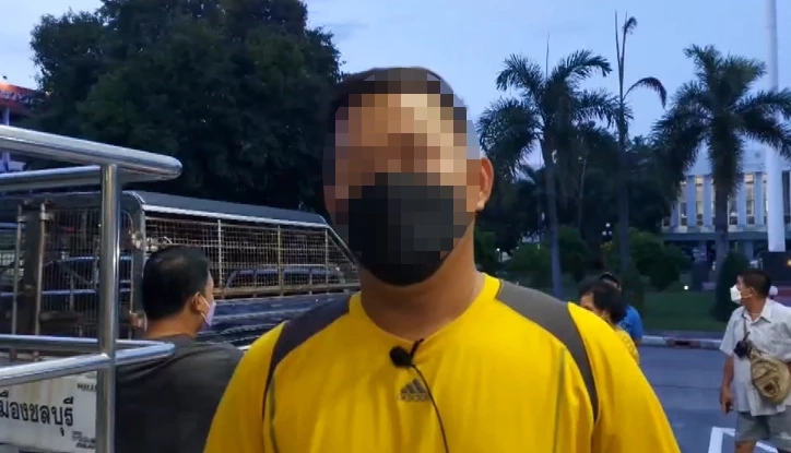 ซัดกันนัว ศึก สท.เมืองชล กับพ่อค้าตลาดนัด สุดท้ายเจ็บทั้ง 2 ฝ่าย (มีคลิป)