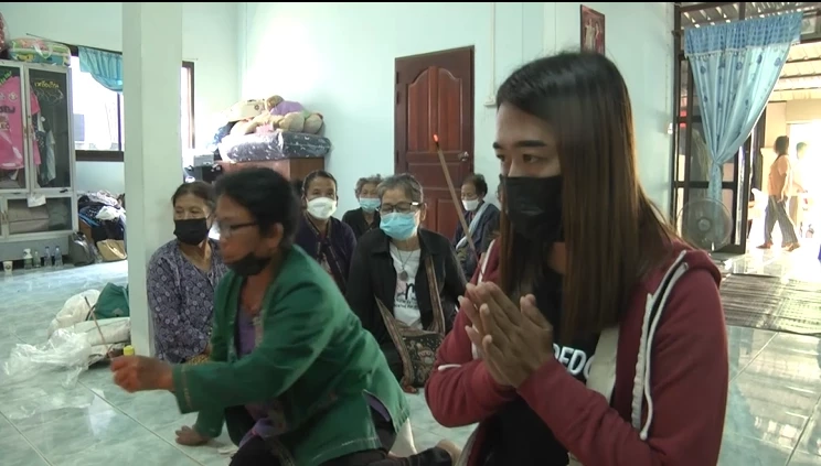 หนุ่มหลอนยา เห็นลุงเลี้ยงวัวผ่านบ้านนึกว่าสายลับ ใช้ลูกซองยิงเสียชีวิต