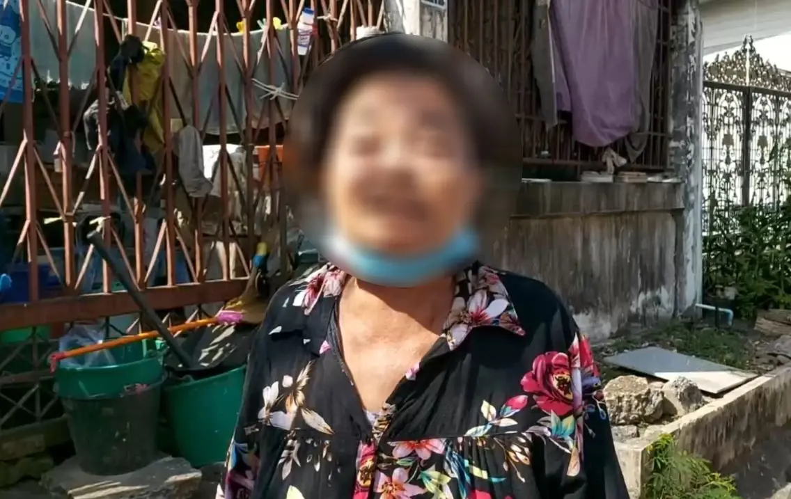 ชาวบ้านสุดเอือม! ถ่ายคลิปลูกทรพีเมาเหล้าทุบตีแม่ประจำ วอนพาตัวไปบำบัด