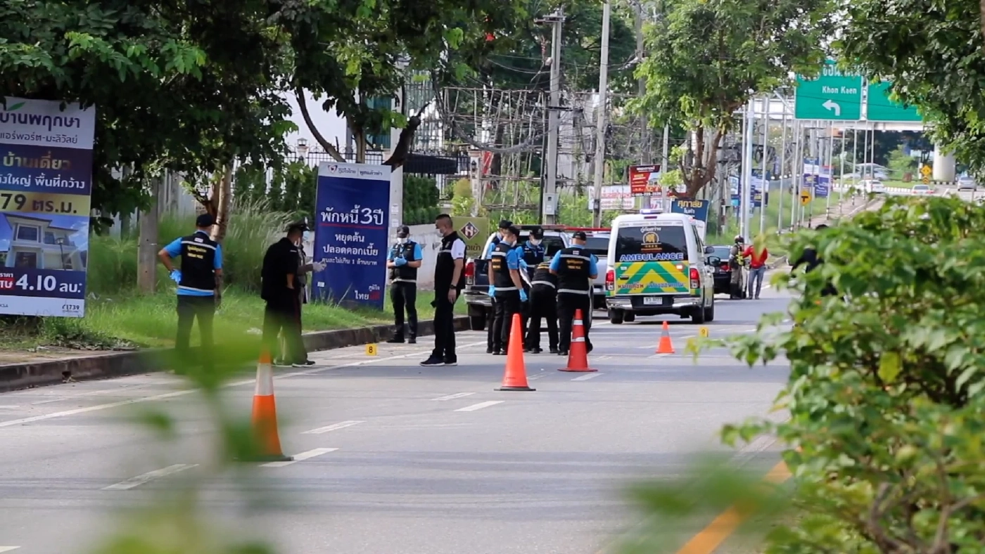 กระหน่ำยิงพ่อค้ามือถือตลาดต้นตาล