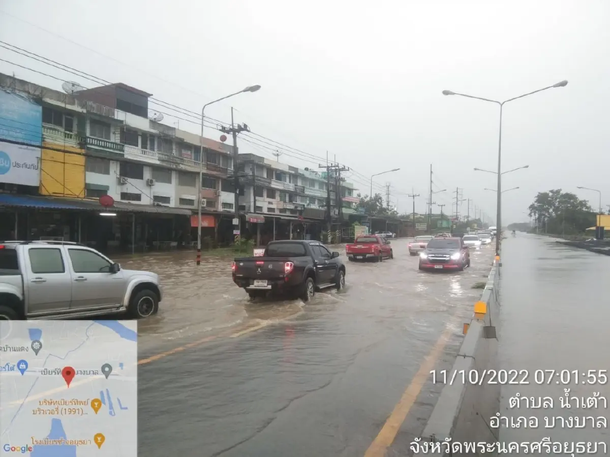 เทศบาลนครอยุธยา เร่งขนย้ายผู้ป่วยติดเตียง หลังระดับน้ำเพิ่มสูงขึ้น