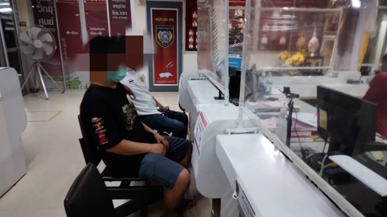 ฉุนแดนซ์เซอร์ไม่รับทิป “เจ้าภาพ” รัวปืน 7 นัดหน้าเวทีหมอลำบุญกฐิน (ชมคลิป)