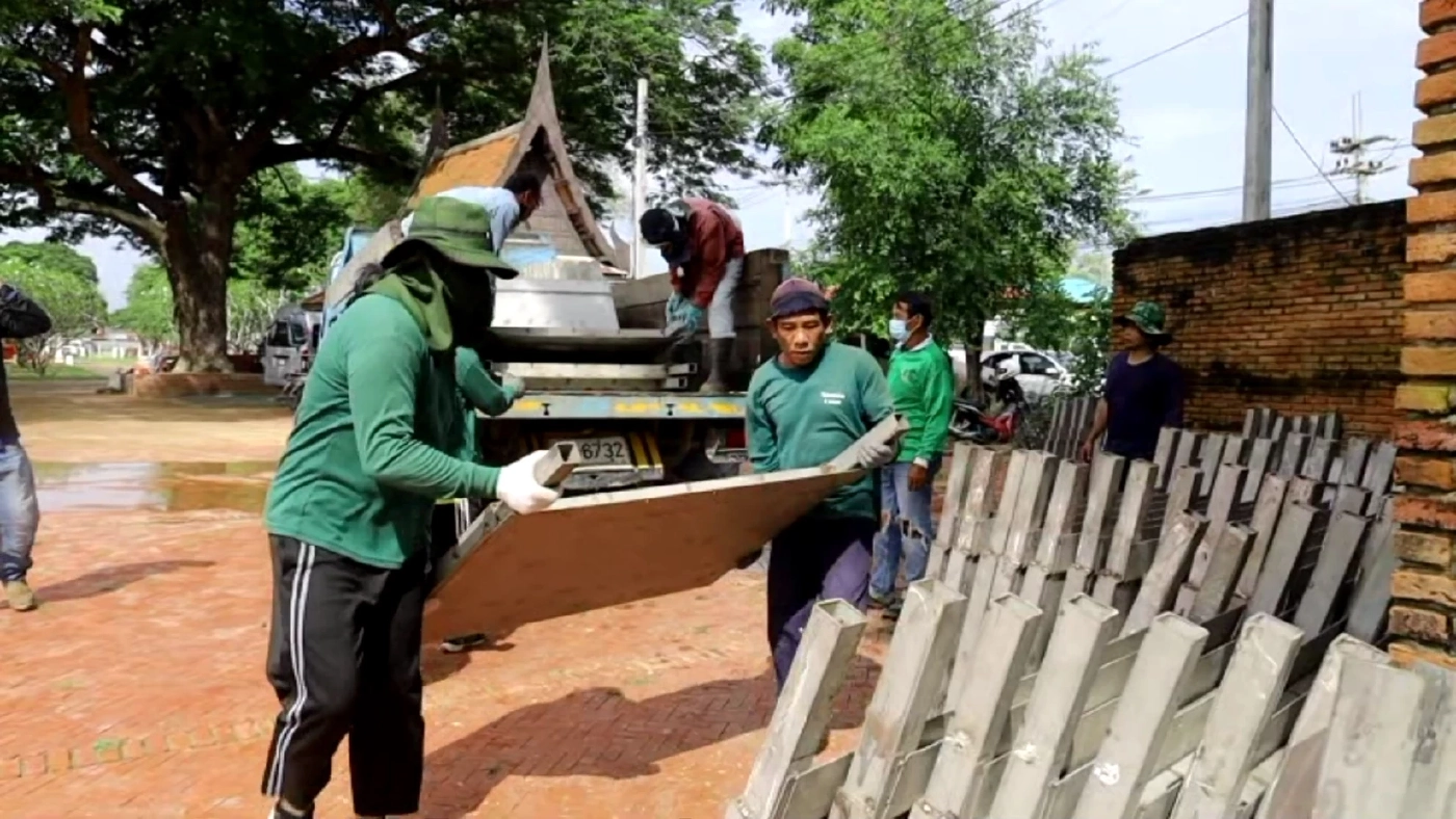 ระดับน้ำเจ้าพระยาสูงขึ้น วัดไชยวัฒนาราม เร่งเสริมแนวป้องกันน้ำท่วม (คลิป)