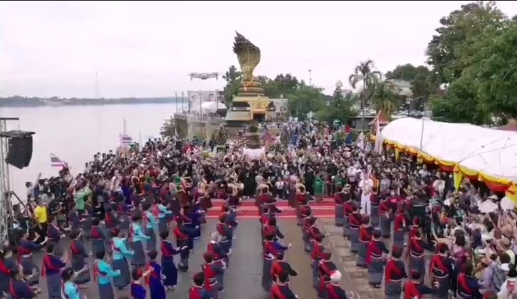 ยอดบริจาคพุ่งทะลุ 28.67 ล. แล้ว "โตโน่" ว่ายข้ามโขงระดมทุนช่วย รพ.ไทย-ลาว