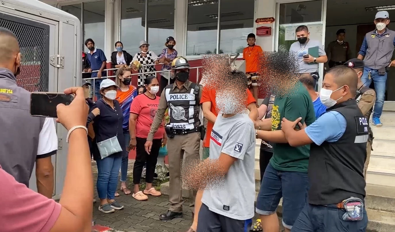 ฝากขัง 5 ผู้ต้องหา แก๊งปล้นยา ตะโกนบอกญาติช่วยไปประกันตัว