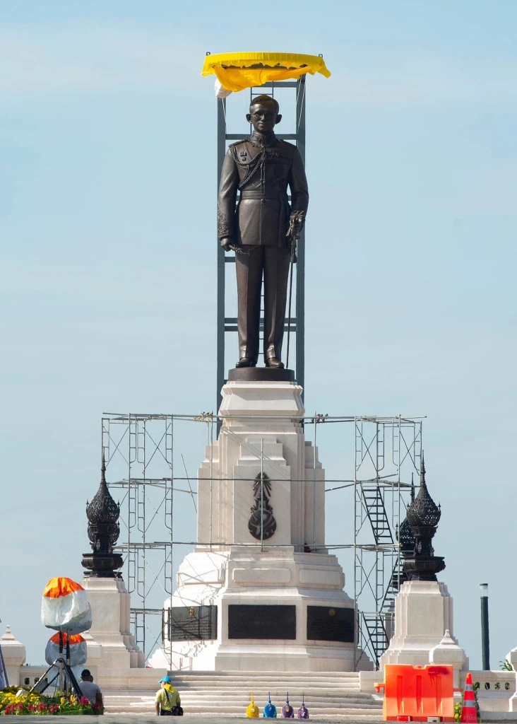 นายกฯ เชิญชวนประชาชนเฝ้ารับเสด็จในหลวง-พระราชินี วันที่ 13 ต.ค.นี้