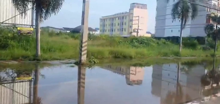 นครปฐมท่วมแล้วทั้ง 7 อำเภอ ปภ.เตือน อาจมีน้ำเพิ่มขึ้น 30 เซนติเมตร