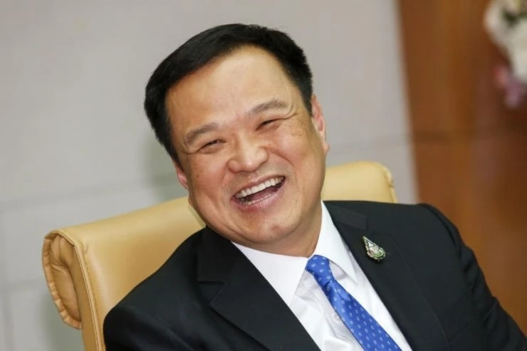 อนุทิน  ชาญวีรกูล  หัวหน้าพรรคภูมิใจไทย 