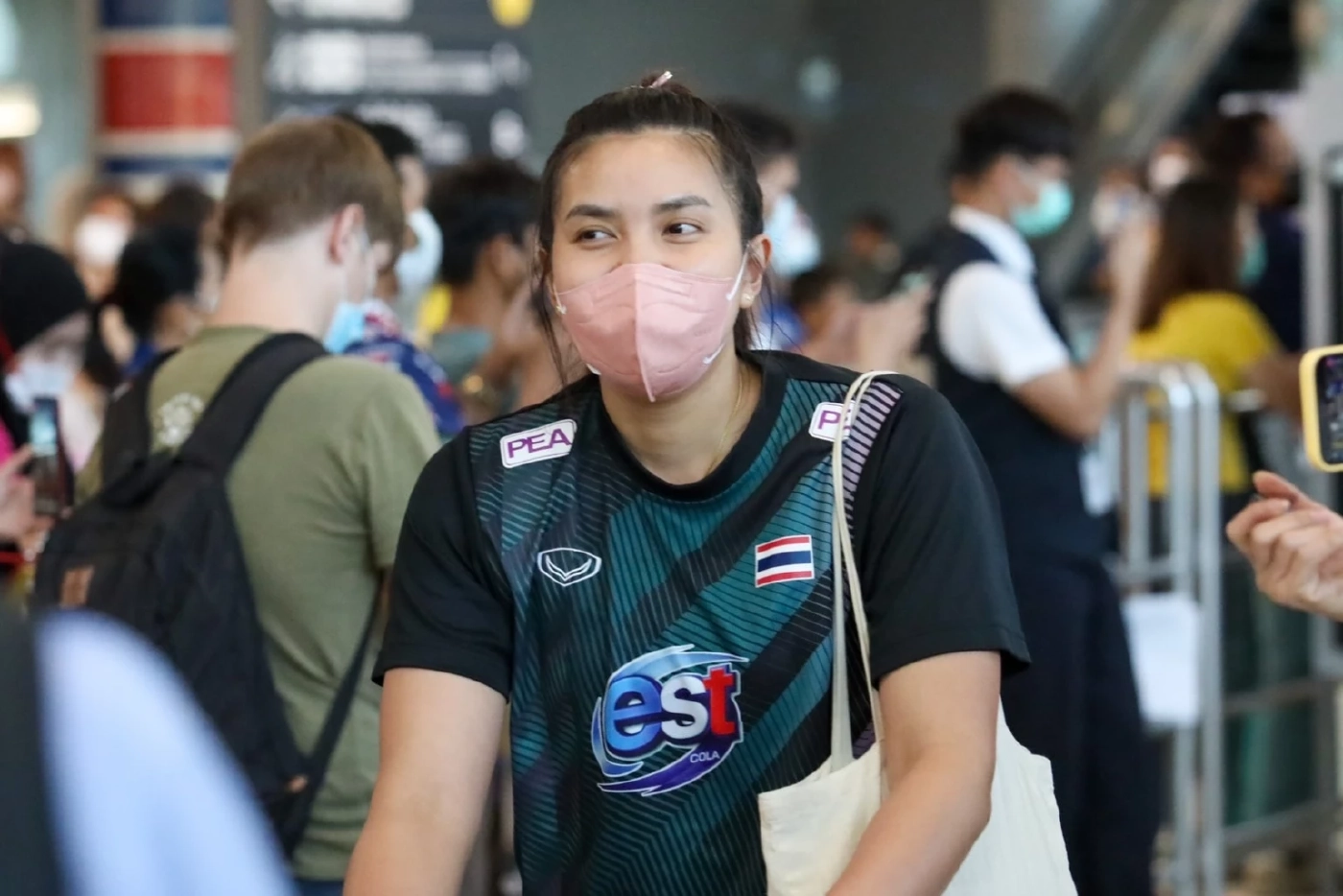 ลูกยางสาวไทยเดินทางถึงบ้านเกิด นายกฯส.วอลเลย์ฯชื่นชมทำได้เกินเป้าทุกรายการ