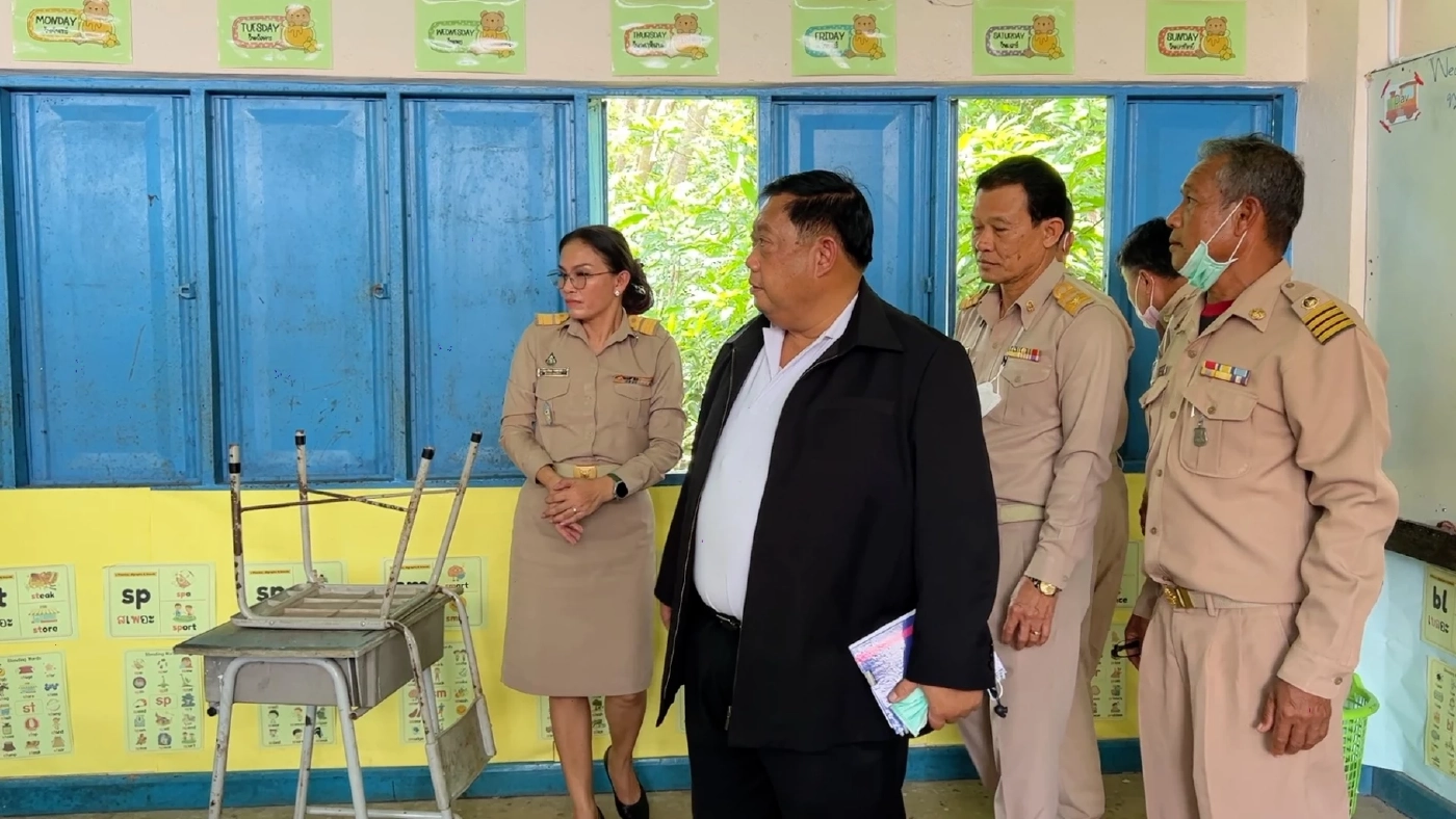 ชื่นชม แห่แชร์นาที “ครูอพยพเด็ก”  หนีเอาตัวรอดหลังเหตุกราดยิง  (มีคลิป)