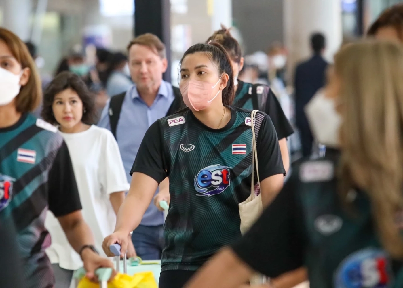 ลูกยางสาวไทยเดินทางถึงบ้านเกิด นายกฯส.วอลเลย์ฯชื่นชมทำได้เกินเป้าทุกรายการ