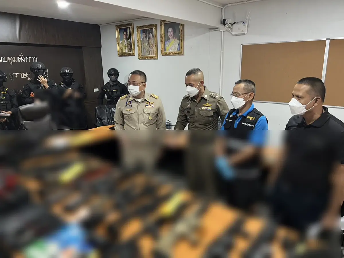 ผบ.ตร. เจอและสั่งจับเอง ช่างแอร์ โชว์คลังแสงอาวุธปืนสงครามผ่านโซเชียล ผู้ว่าฯสุราษฎร์ ร่วมตรวจสอบ