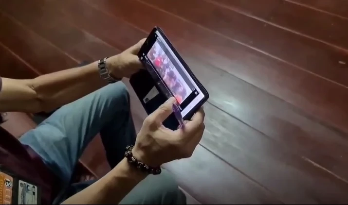 เปิดคลิปกลุ่มคู่อริกว่า 20 คน รุมตบเด็กนร.หญิงวัย 14 ปี (มีคลิป)