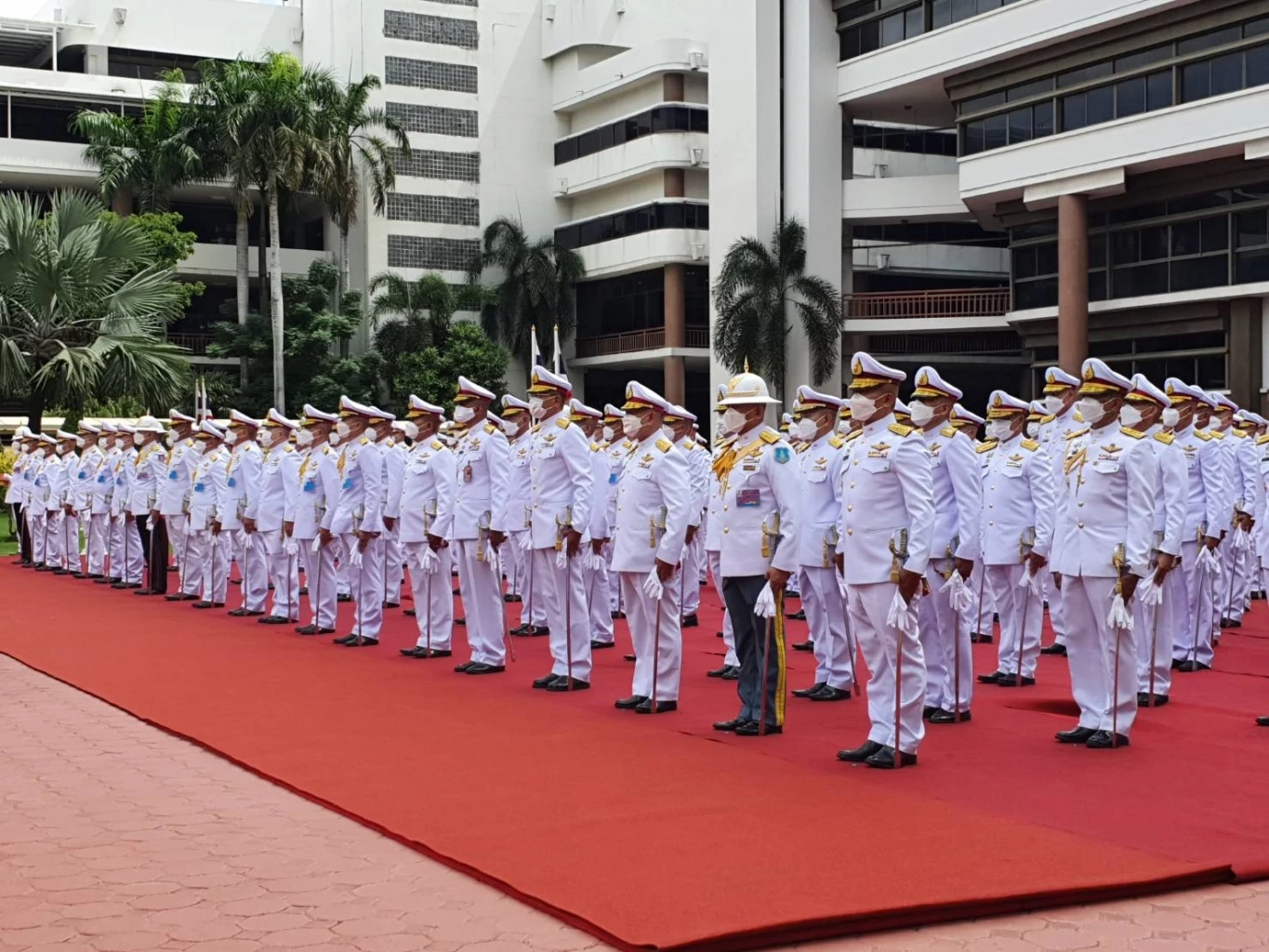 "บิ๊กบี้"นำ 179 นายพลถวายสัตย์ปฏิญาณยอมสละเลือดเนื้อป้องอธิปไตยชาติ