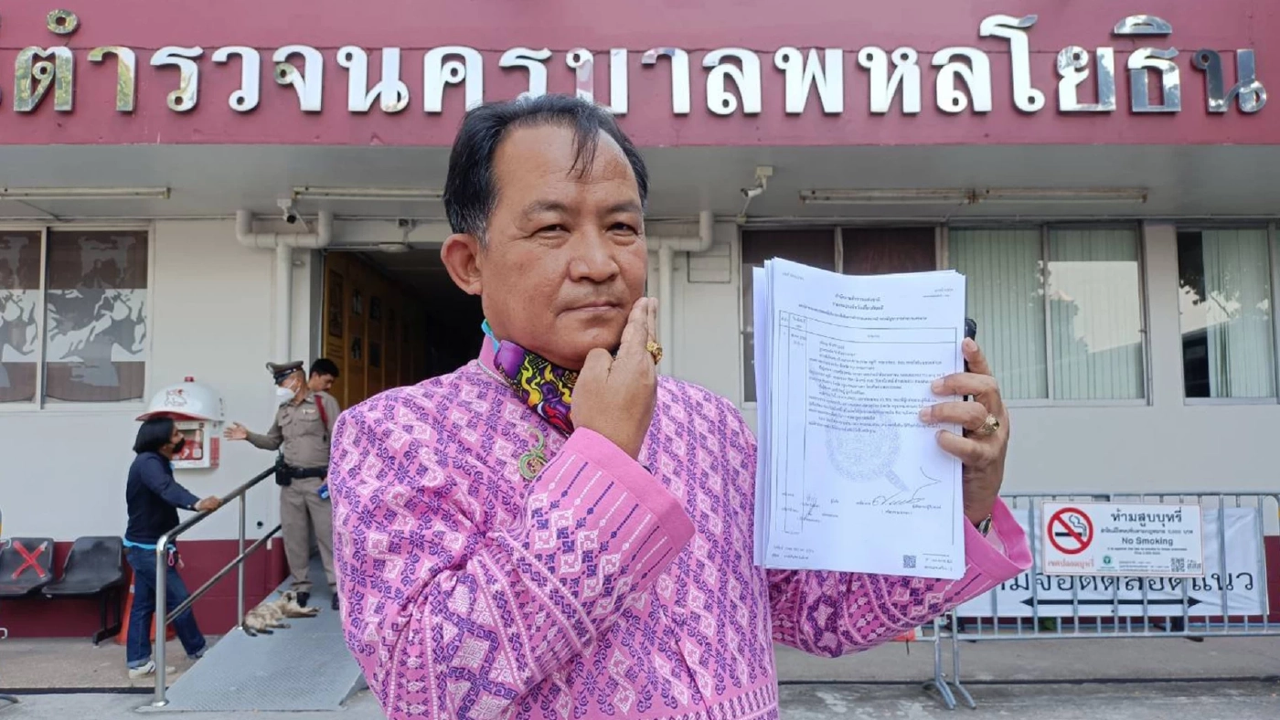 "เสรีพิศุทธ์" ชี้ "ศรีสุวรรณ" ถูกต่อย แค่สั่งสอน มองความรุนแรงต้องใช้อาวุธ