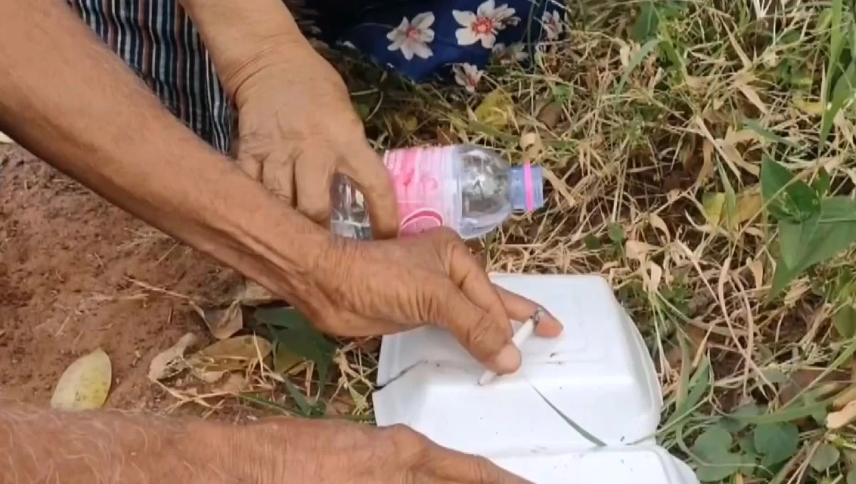 ตาสุดช้ำ! หลวงพี่ขโมย จยย. ซิ่งหนี กรวดน้ำขอสิ่งศักดิ์สิทธิ์ให้ได้รถคืน