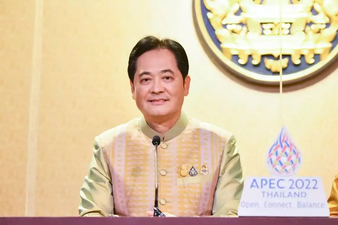 นายอนุชา บูรพชัยศรี รองเลขาธิการนายกรัฐมนตรีฝ่ายการเมือง ปฏิบัติหน้าที่โฆษกประจำสำนักนายกรัฐมนตรี
