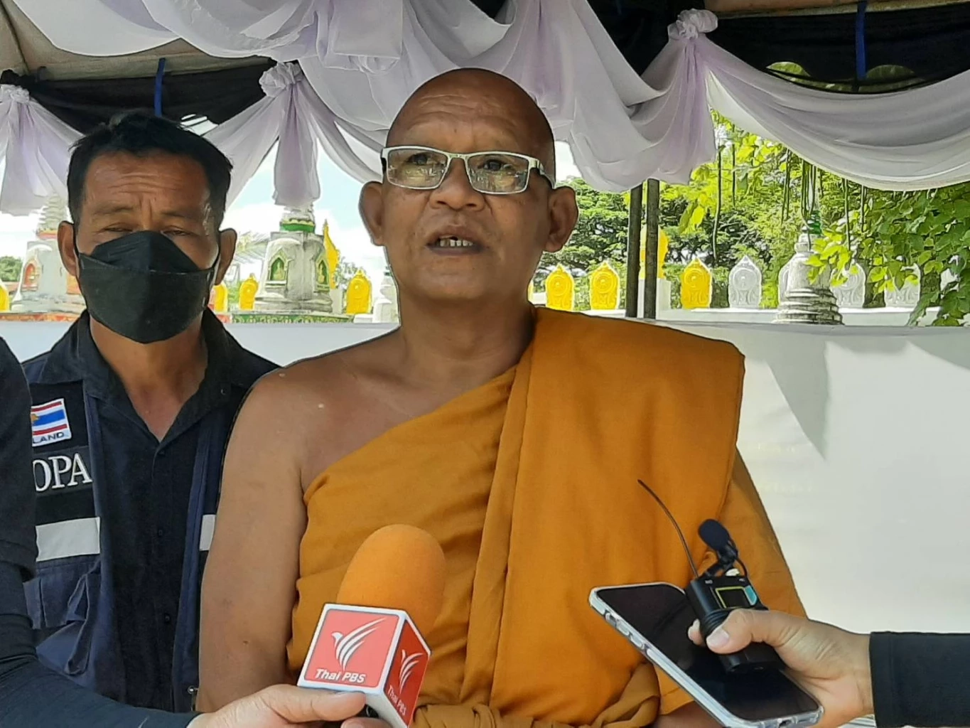 พระครูอดิศัย กิจจานุวัตร เจ้าอาวาสวัดราษฎร์สามัคคี