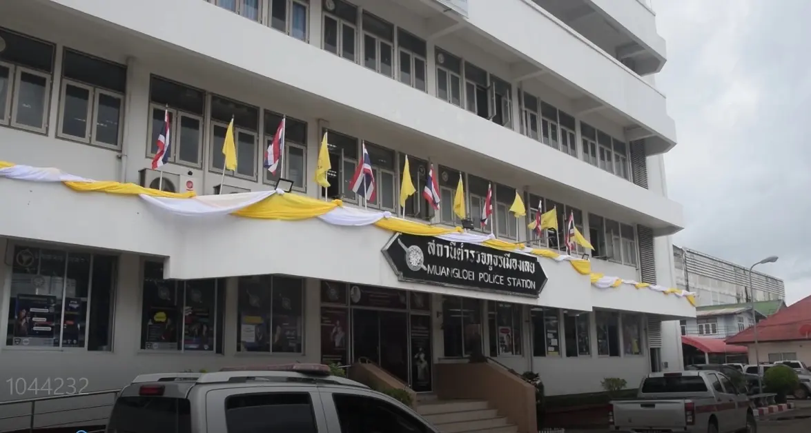 สั่งเด้ง 4 เสือ อ.เอราวัณ เซ่นปมปล่อย "ดาบตำรวจ" จี้ร้านทอง