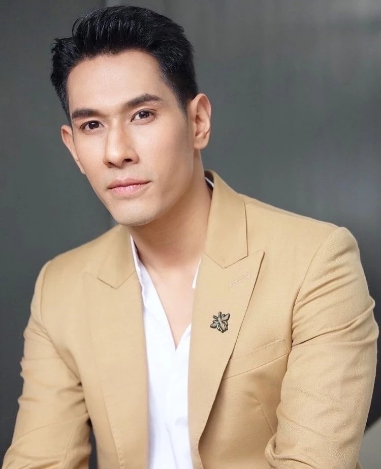 แห่ส่งกำลังใจ แอดมิทด่วน "อ๋อม อรรคพันธ์" ชวดร่วมงานบวงสรวงละคร