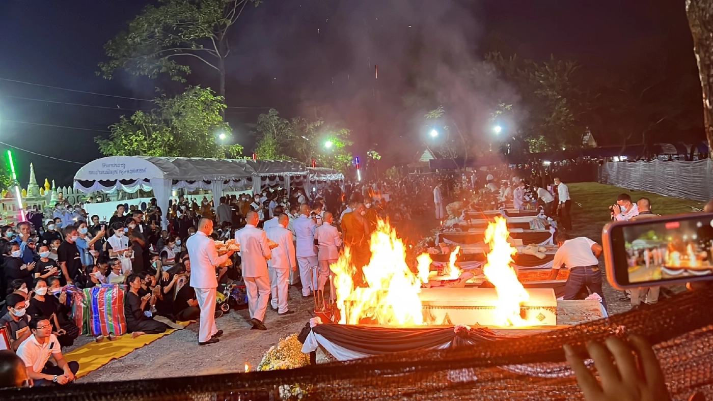 นายกฯนำ ครม. ร่วมพิธีพระราชทานเพลิงศพผู้เสียชีวิต "โศกนาฏกรรมหนองบัวลำภู"