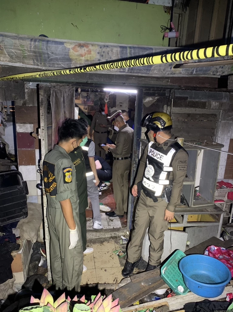 หลานหลอนยา คว้ามีดปาดคอลุงป่วยติดเตียงดับอนาถ