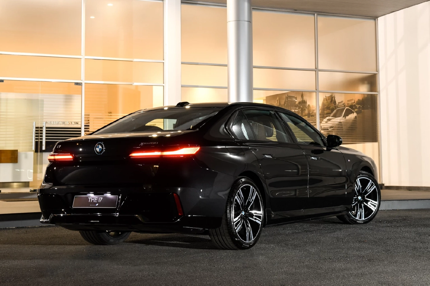 เปิดสปีชีส์ BMW i7 รถรับส่งผู้นำเอเปคถึงไทยครบแล้ว