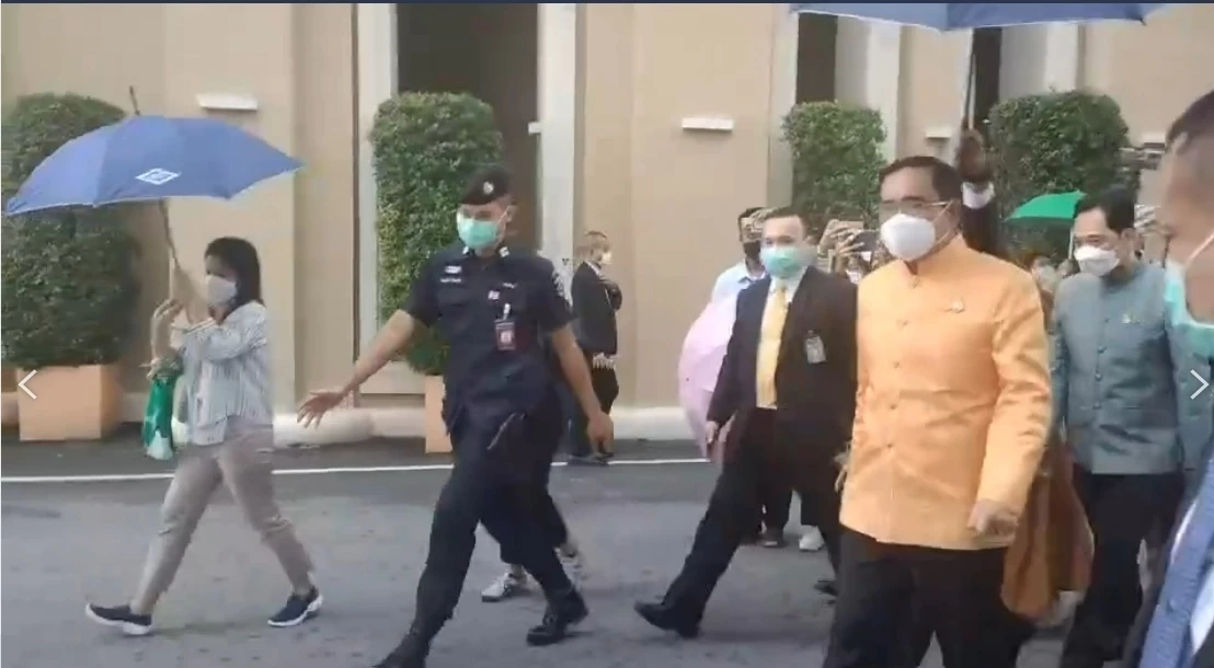 นายกฯ บอก ปรับครม. ยังไมีมีอะไรจ้ะ รับ คุยกับ จุรินทร์ แล้ว