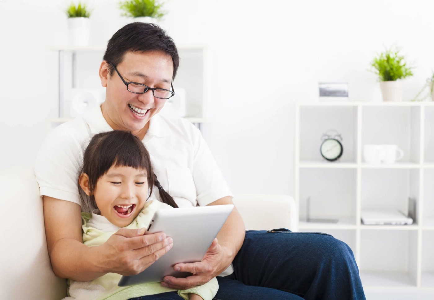 จักษุแพทย์แห่ง “แว่นท็อปเจริญ” แนะ 4 เหตุผลสำคัญ ที่ทุกคนควรไปตรวจสุขภาพดวงตาประจำปี