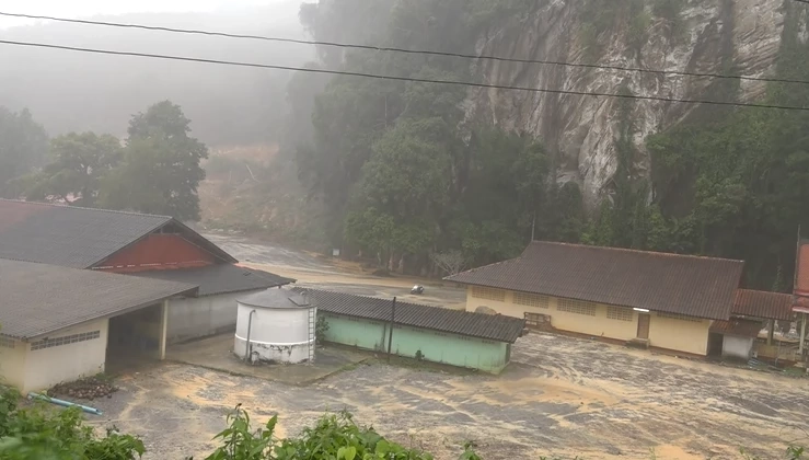 อุตุฯ ใต้เตือนฝนตกหนักภาคใต้ 18 - 21 ต.ค. นี้ สงขลาฝนโปรยปรายแต่ทะเลเรียบ