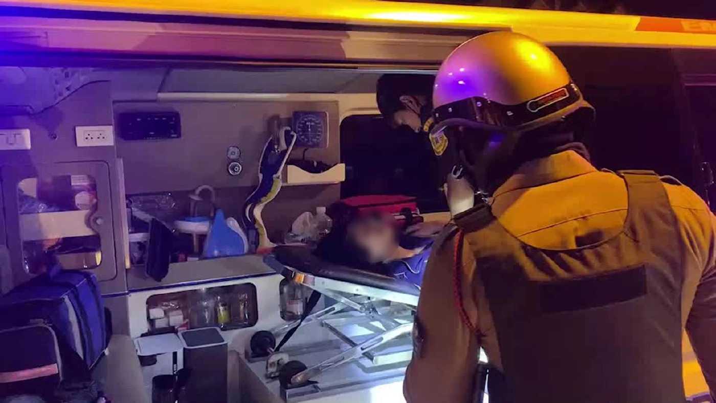 หนีตายวุ่น  “โจ๋บางพลี" ซิ่ง จยย. ไล่ฟันคู่อริ-ขว้างระเบิดถล่มซ้ำ