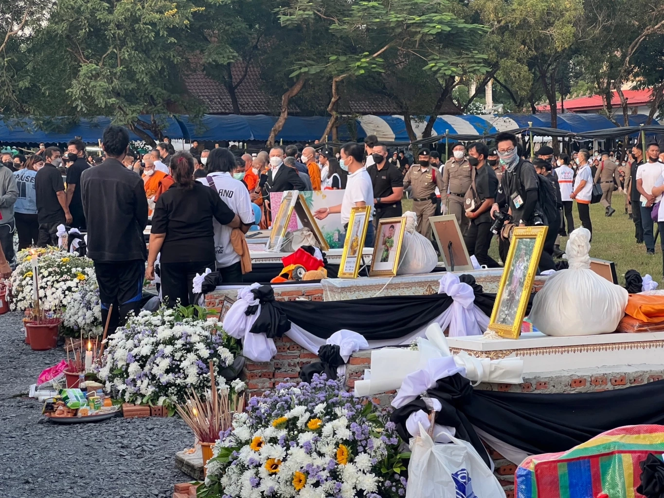 นายกฯนำ ครม. ร่วมพิธีพระราชทานเพลิงศพผู้เสียชีวิต "โศกนาฏกรรมหนองบัวลำภู"