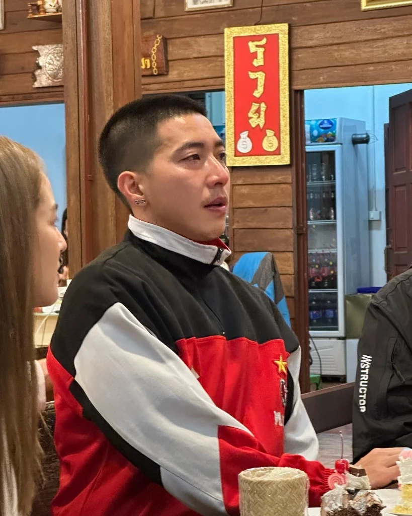 สุดซึ้ง!!! “โตโน่” กินข้าวทั้งน้ำตา หลังชาวนครพนมส่งกำลังใจว่ายน้ำข้ามโขง