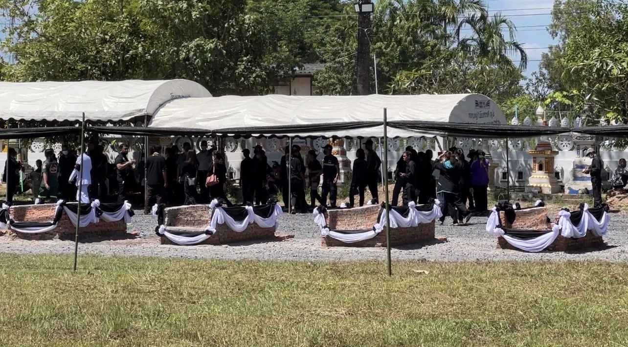 เปิดพิธีกรรมแก้เคล็ด “เผาศพวันอังคาร” เผยให้ครูนำหน้าเด็กขึ้นสวรรค์