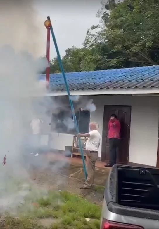 อดีต ผกก.สภ.บุญเรือง แจงคลิปลูกน้องจุดประทัดไล่ เหตุทำงานเข้มงวด (มีคลิป)