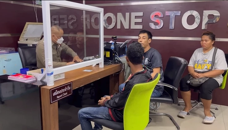 พ่อค้ากัญชาพัทยา แจ้งความถูก ตร.ใช้ปืนขู่ ห้ามขายกัญชาริมวอล์กกิ้งสตรีท