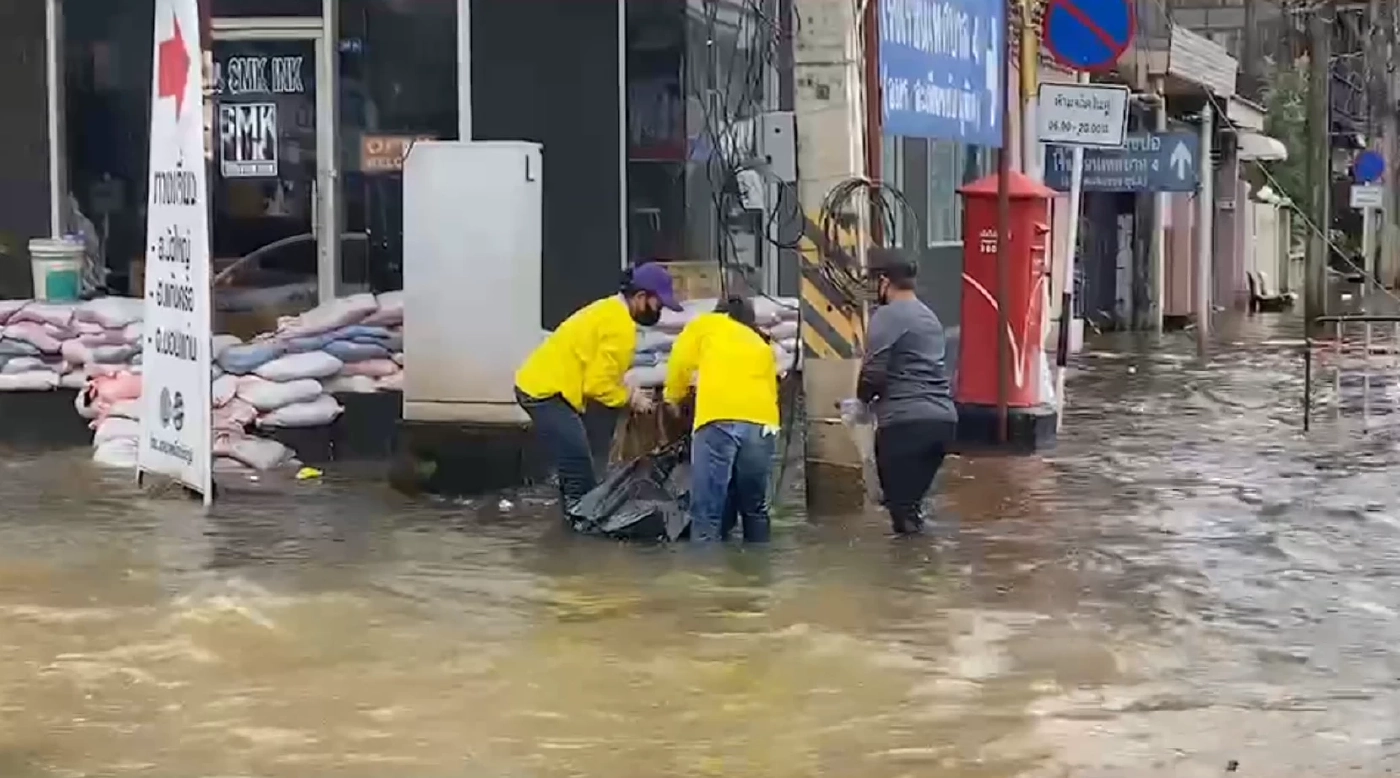 ชัยภูมิระทึก!! น้ำป่าทะลักท่วมโซนเศรษฐกิจหนักอีกระลอก (มีคลิป)