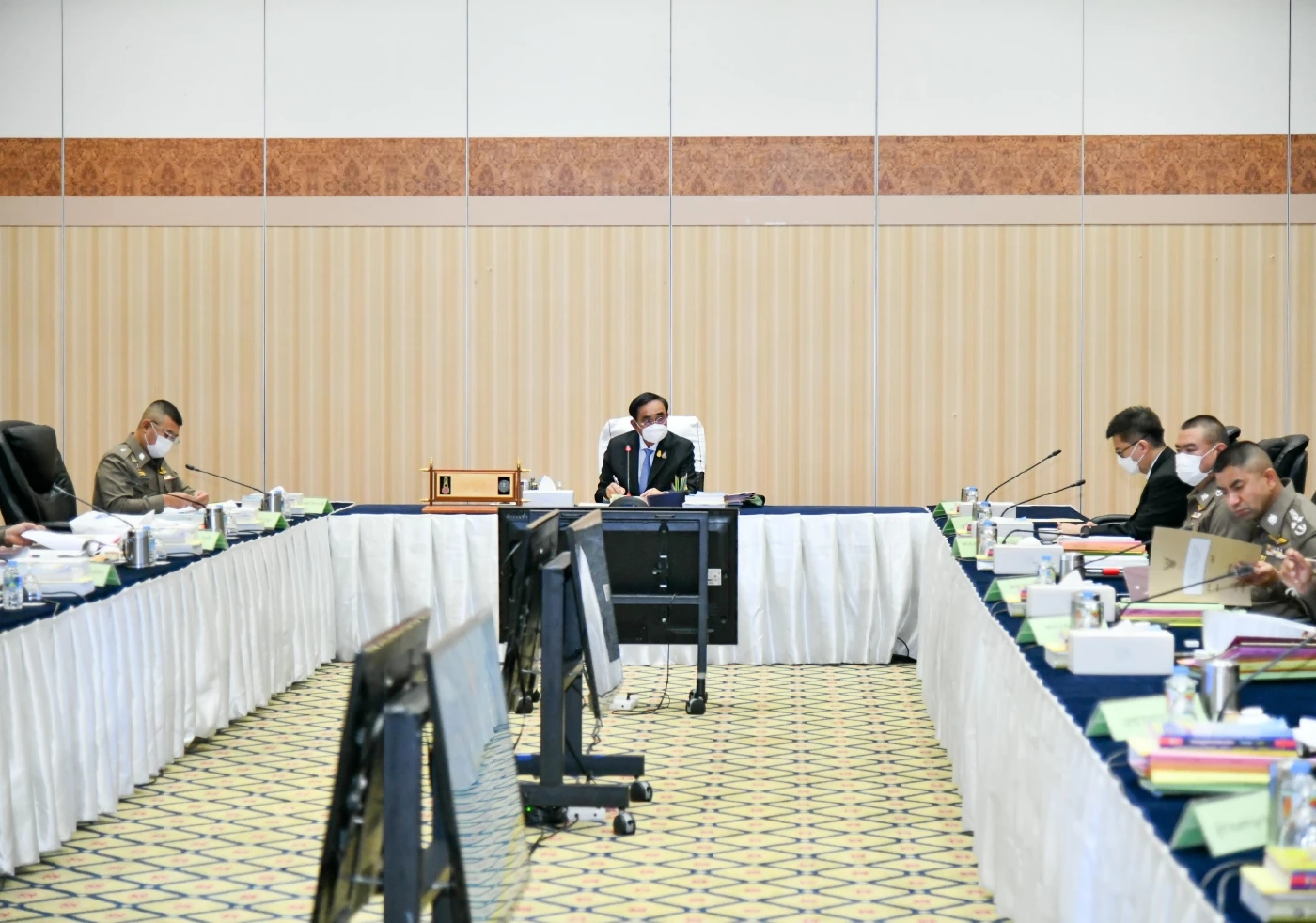 "บิ๊กตู่" เร่งกวาดล้างยาเสพติด อาวุธปืน สั่งหน่วยขึ้นตรงกลาโหมจับมือ ตร. ป.ป.ส.